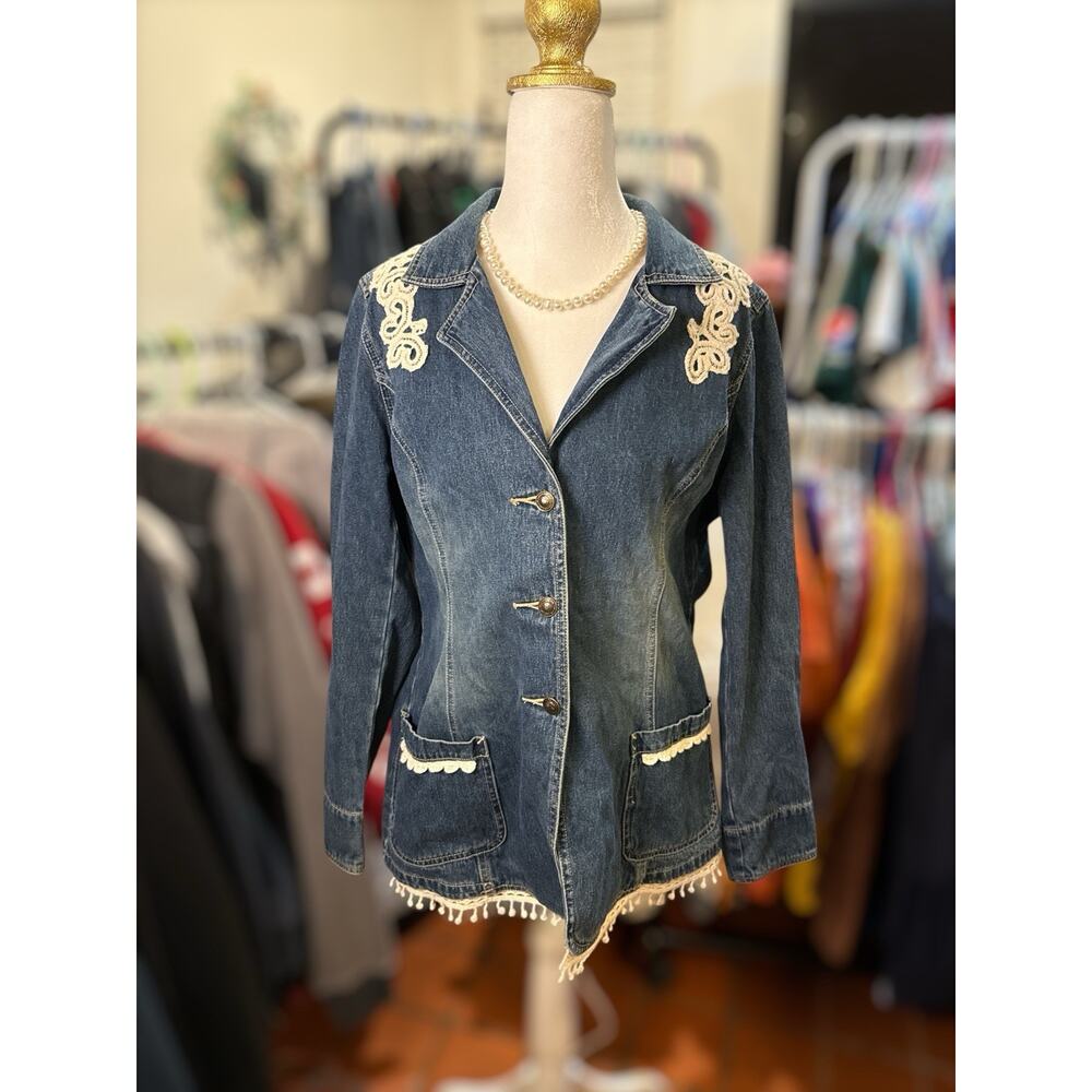 Women’s FrenchKuff Medium Denim Jacket With Lace Detailing
